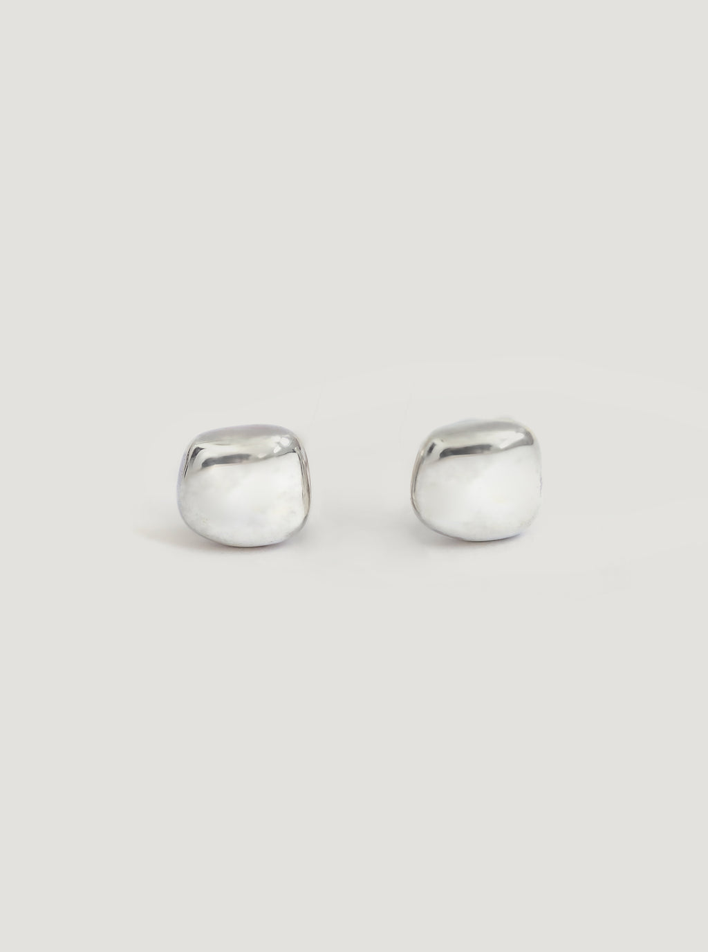 Silver Lake Kaniere Studs (Plain)